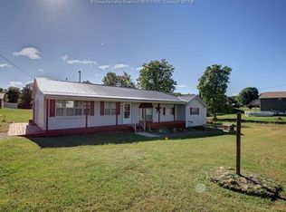 2355 Cherry St, Hurricane, WV 25526
