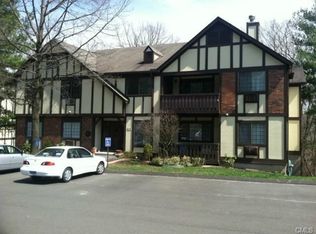 13 Essex Ct, Brookfield, CT 06804