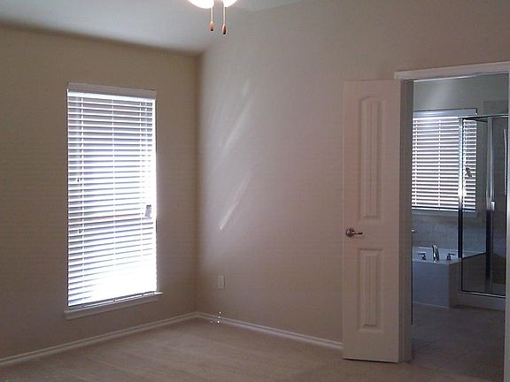 5th image of 1813 Pecan Grove Dr