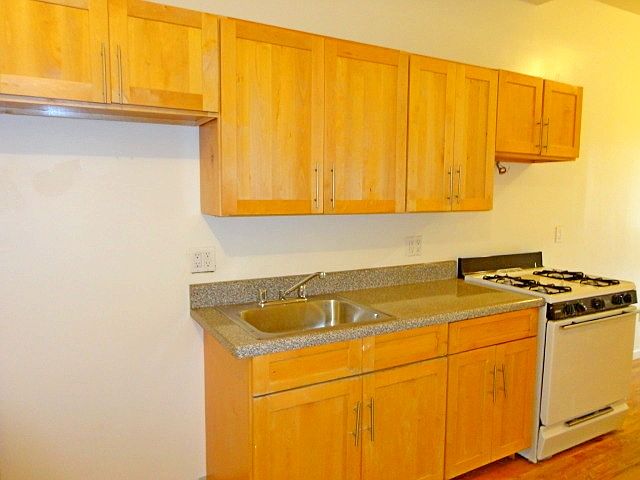 2nd image of 1339 Hancock St APT 2R
