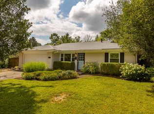 3475 Greentree Rd, Lexington, KY 40517