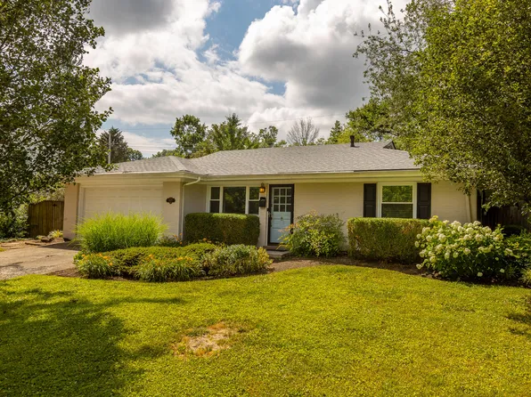 3475 Greentree Rd, Lexington, KY 40517