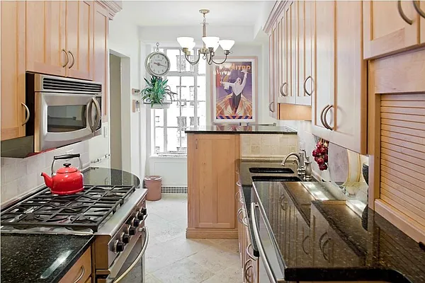 Sold by Corcoran | media 14