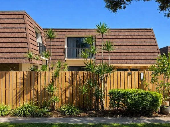 2210 22nd Ln, Palm Beach Gardens, FL 33418