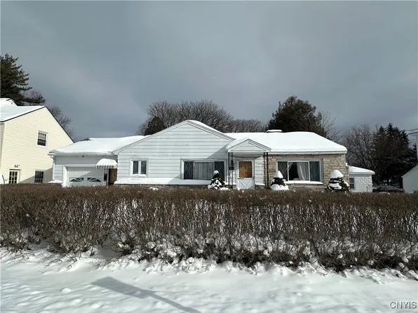 158 Darlington Rd, Syracuse, NY 13208
