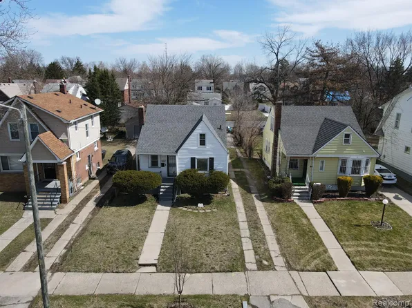 9958 Hartwell St, Detroit, MI 48227