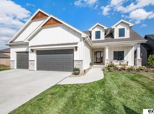 1045 Hazel Ln, Springfield, NE 68059