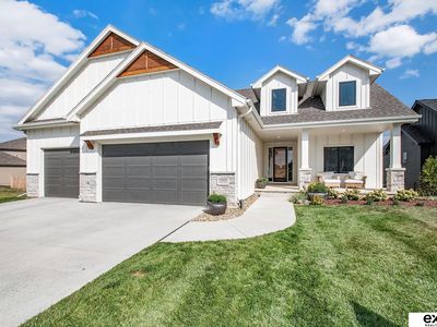 1045 Hazel Ln, Springfield, NE, 68059