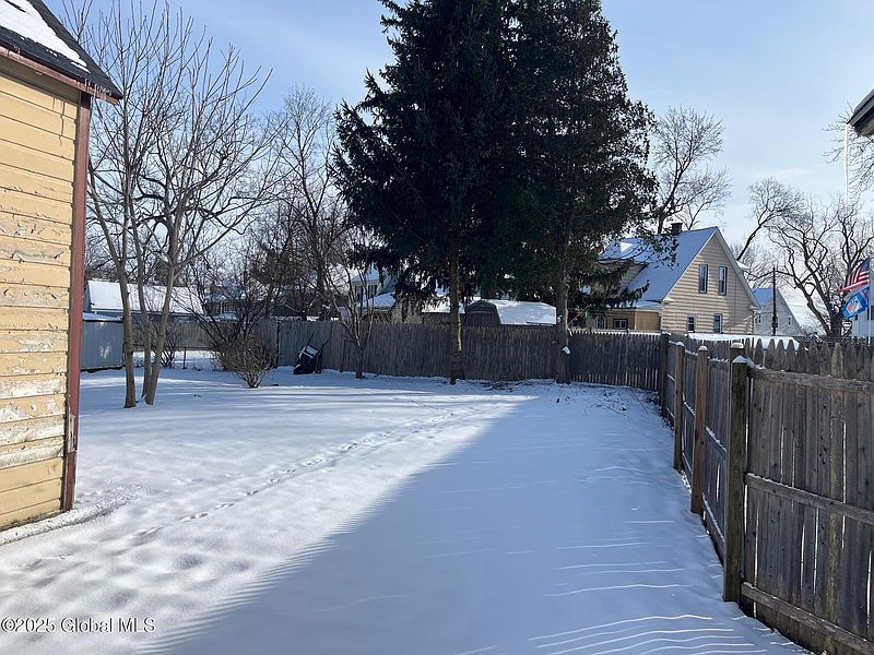 5th image of 219 1st Street