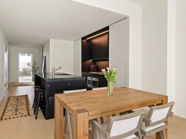 121 East 22nd Street image 1 of 7