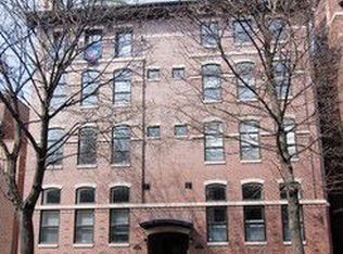 930 W Dakin St APT 1, Chicago, IL 60613