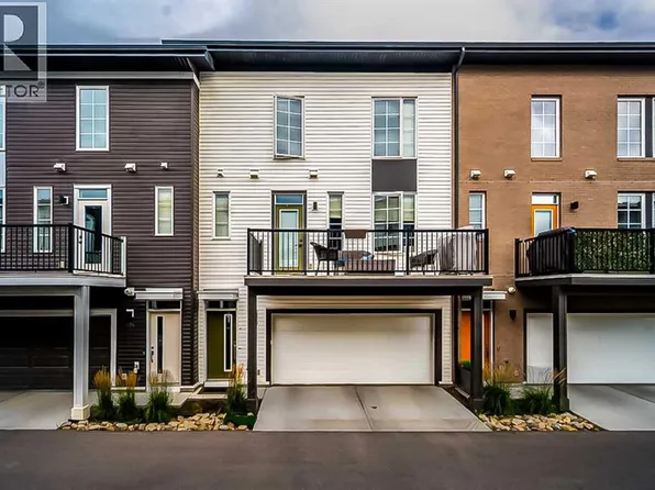 176 Walgrove Cmn SE, Calgary, AB T2X 4C2