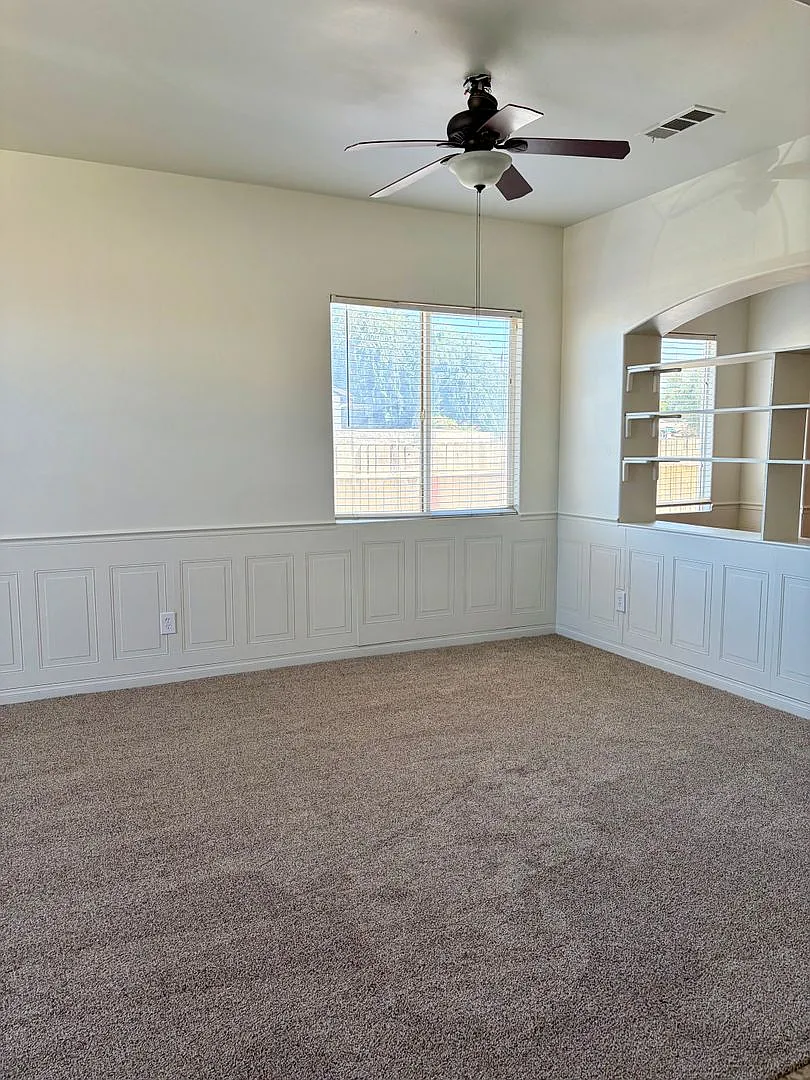 Spacious 5 Bedroom, 3 Bathroom Home in Stockdale Ranch Villas! — Photo 3