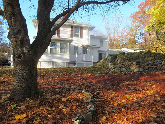 5th image of 25 Woodland St