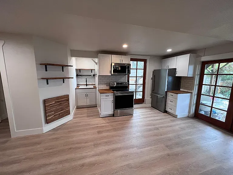 838 Grand Ave #B — Photo 6