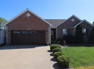 1208 Boone Ct, Farmington, MO 63640