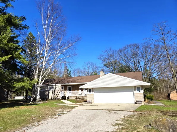 1051 Highland Ct, Alpena, MI 49707
