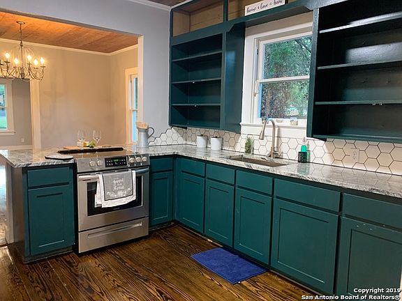 4th image of 613 N Olive St