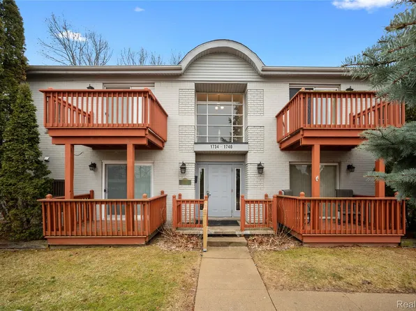 1740 Fort St #36, Trenton, MI 48183