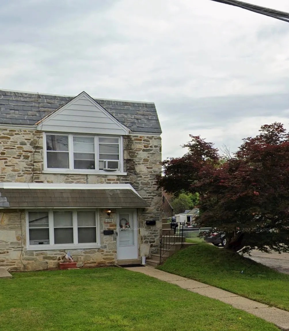 3 bed, 1000 sqft, $2,000 — Photo 1
