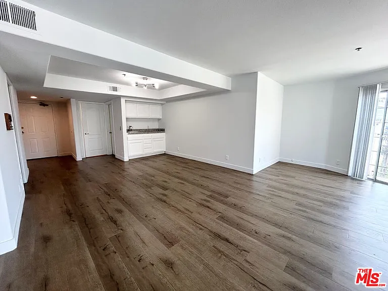 11734 Montana Ave #409 — Photo 5
