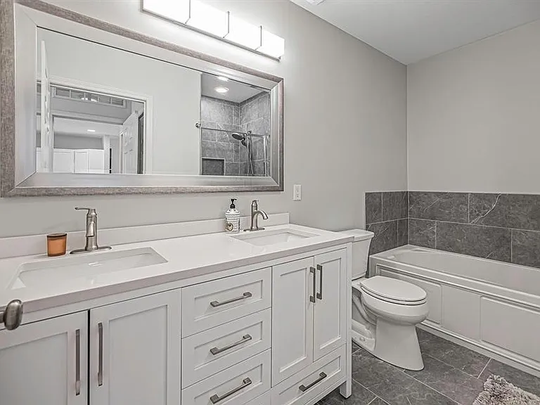 3286 Camden Dr #1 — Photo 10