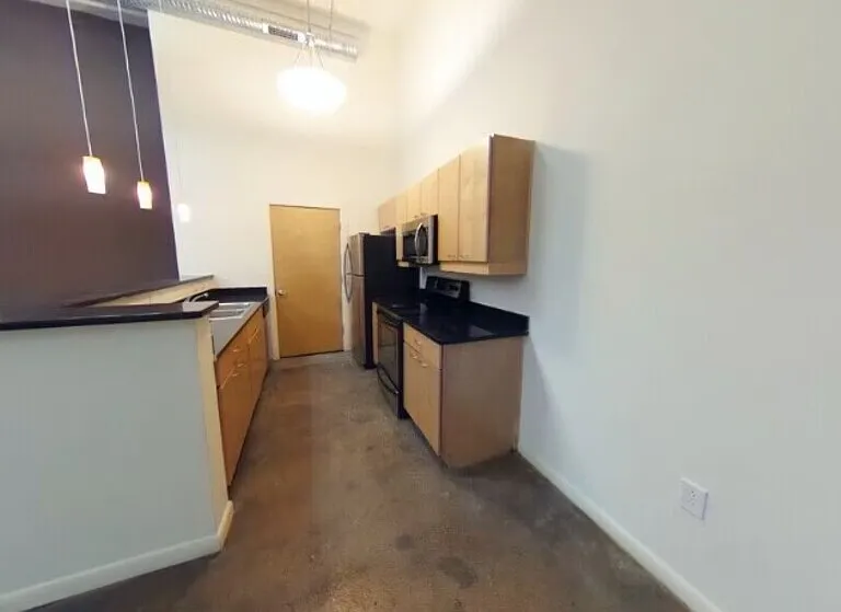 1011 W Marshall St #127 — Photo 2