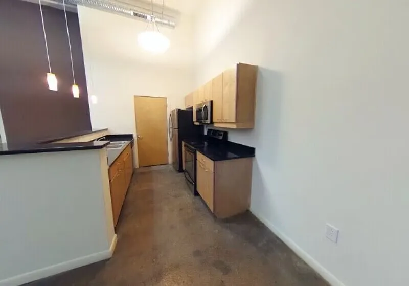 Building Photo - 1011 W Marshall St #127