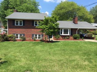6416 Carolyn Dr, Falls Church, VA 22044
