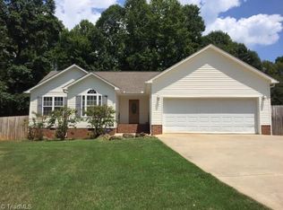 2606 Sarah Ln, Thomasville, NC 27360
