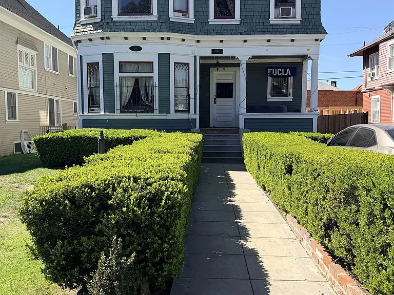 2803 S Menlo Ave — Photo 3