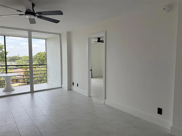 112 Royal Park Dr #4B — Photo 13