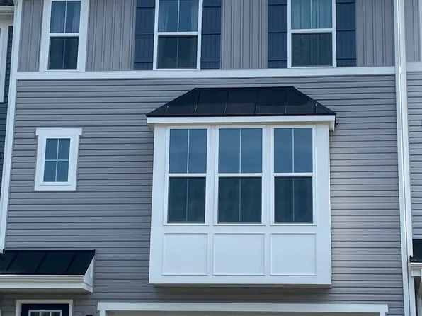 702 Greenwood Dr, Canonsburg, PA 15317