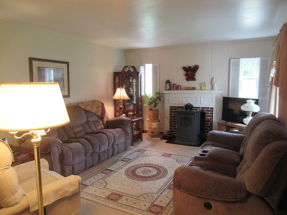 4th image of 117 Blue Jay Ln