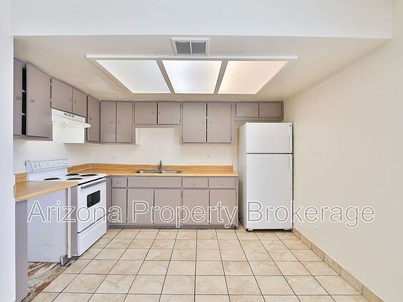 5th image of 21632 N 23rd Ave APT 10
