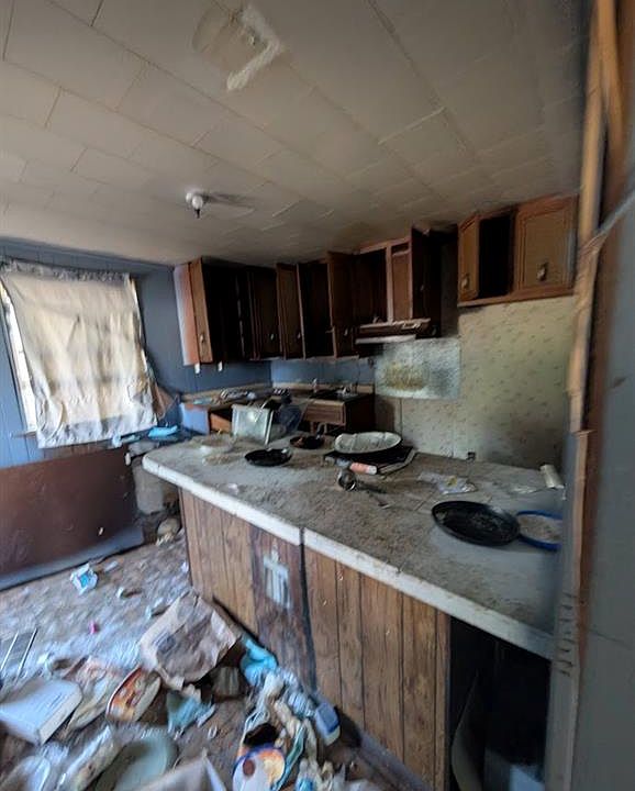 2nd image of 422 S Louisa St