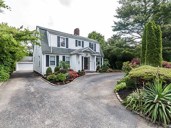 2nd image of 206 Ocean Ave