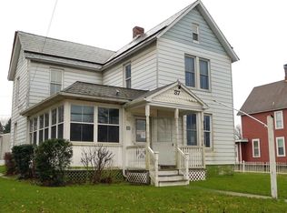 37 Main St, Hampton, NJ 08827