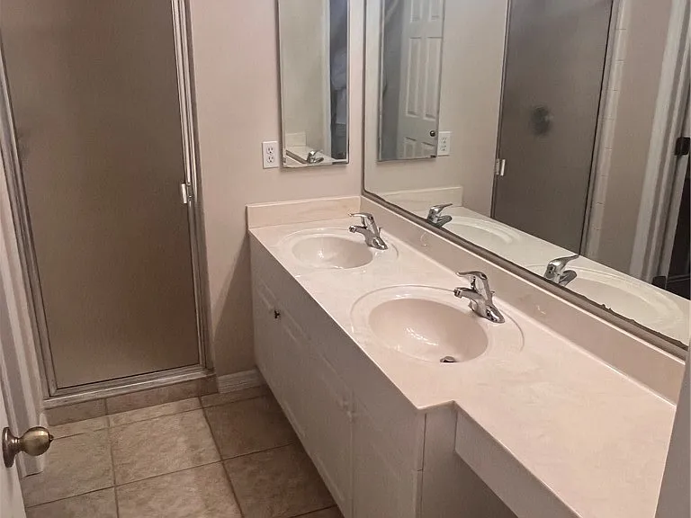 4618 SW 7th Pl — Photo 6