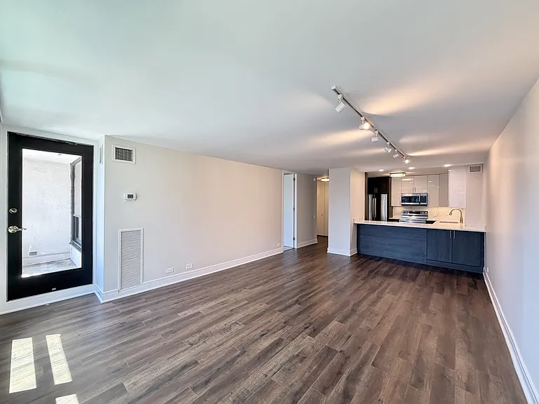 1030 N State St #K21 — Photo 13