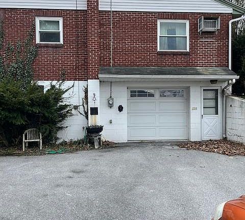 2nd image of 500 W Lincoln Ave