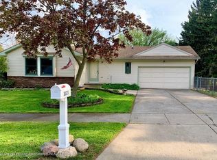 3121 Ridgefield Rd, Lansing, MI 48906