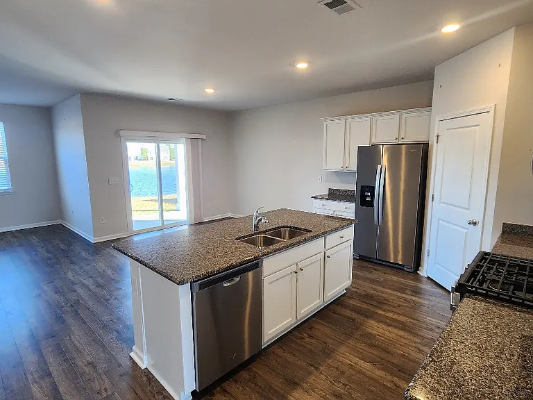 3537 Bells Lake Cir — Photo 15