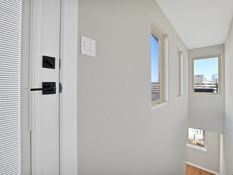 2815 Weisenberger St #201 — Photo 22