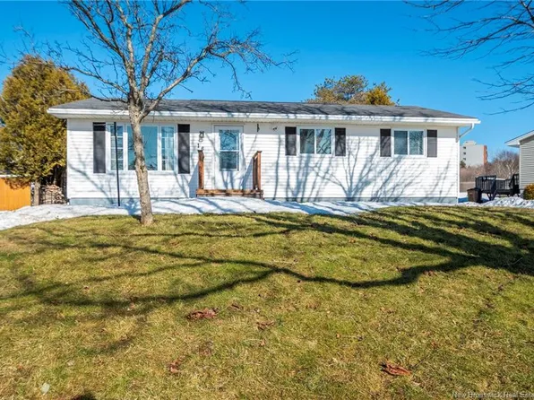 16 Sunnybrook Ter, Saint John, NB E2J 4L4