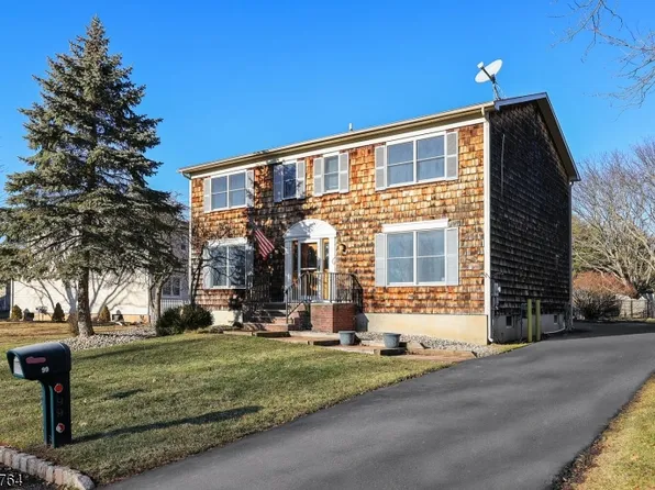 99 Beechwood Cir, Hillsborough Twp., NJ 08844