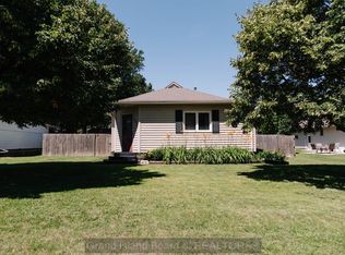 204 Said St, Cairo, NE 68824