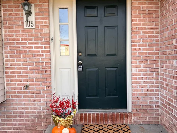 105 Hollytree Ct, Pottstown, PA 19464