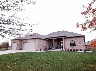 48 Meadow Ln, Whiteland, IN 46184