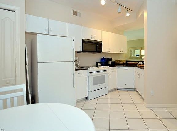 5th image of 1030 Mainsail Dr Unit 611